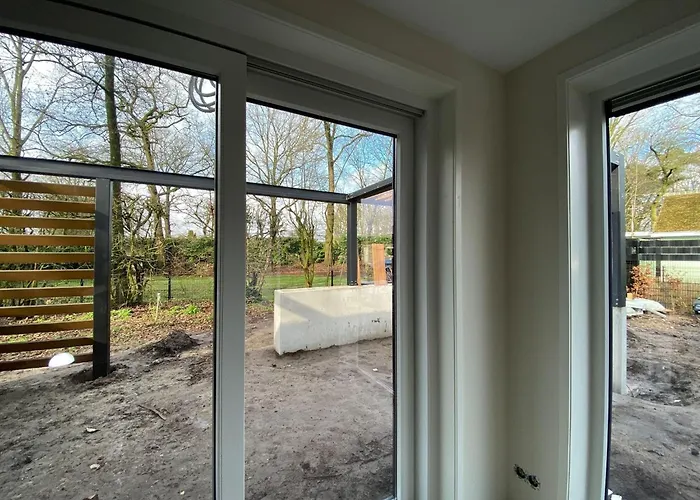 بيت للعطل Poolside Escape With Sauna *