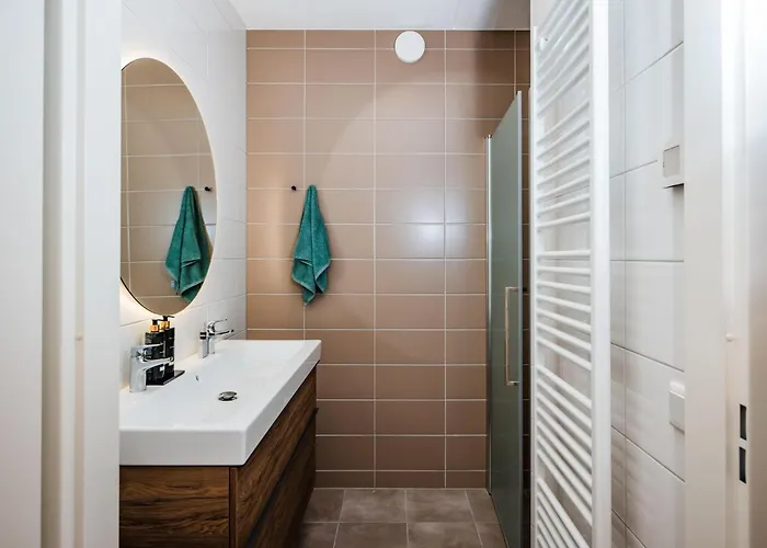 بيت للعطل Poolside Escape With Sauna