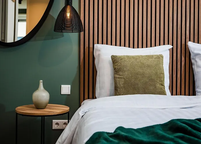 بيت للعطل Poolside Escape With Sauna *